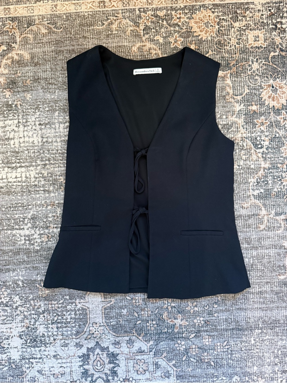 Abercrombie & Fitch Black Tie-Front Sleeveless Vest